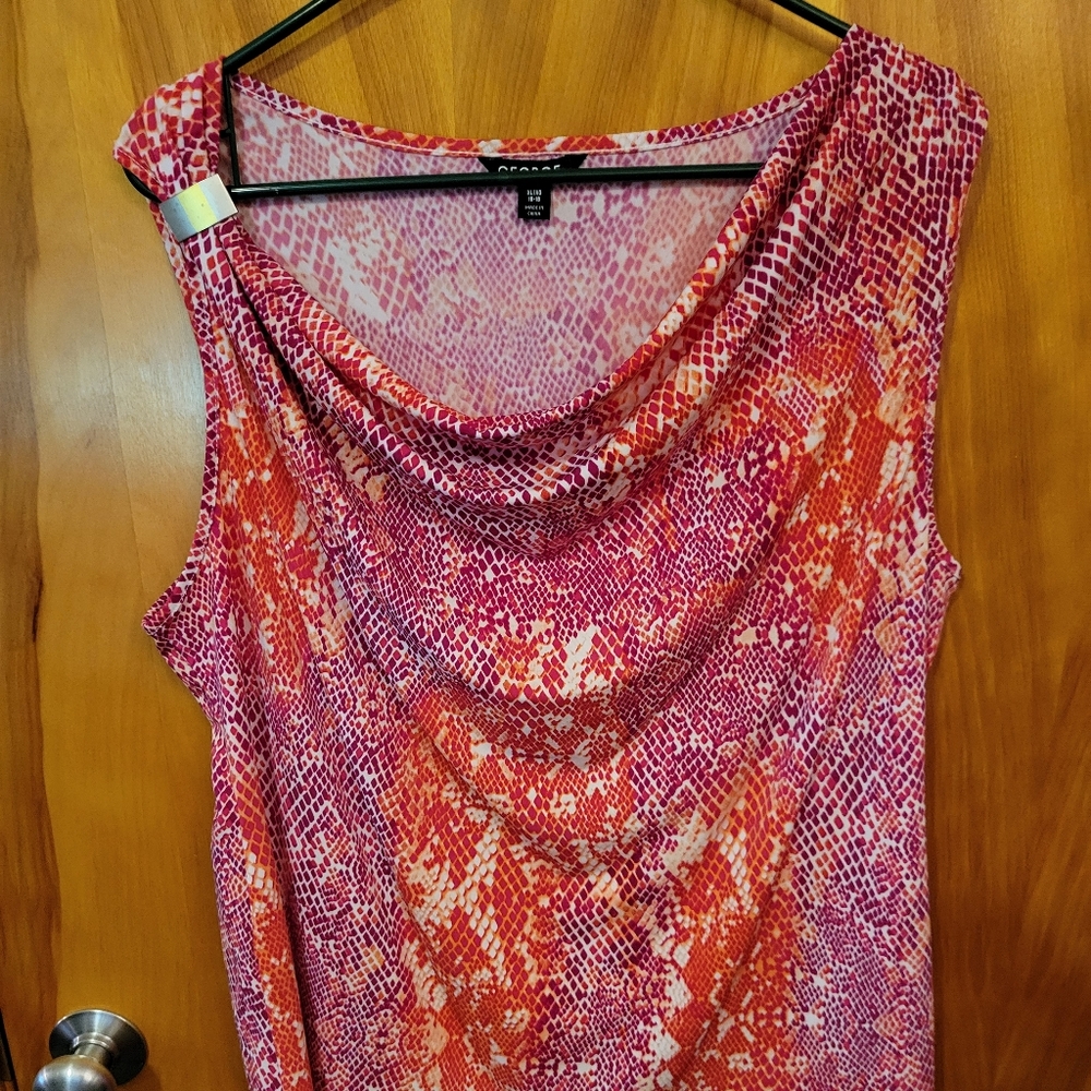 Sleeveless shirt